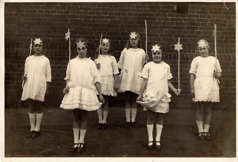 Performers at Framlingham Castle Pageant, 1931