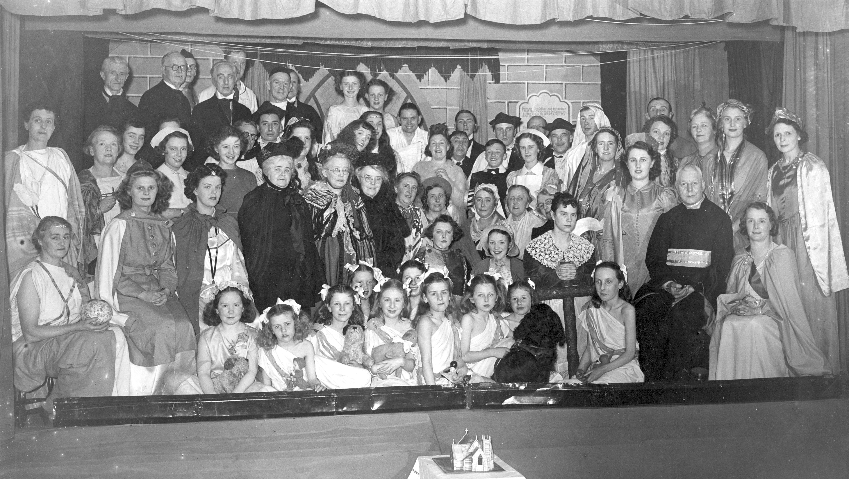 Cast of 'The Golden Chain', Derby 1950