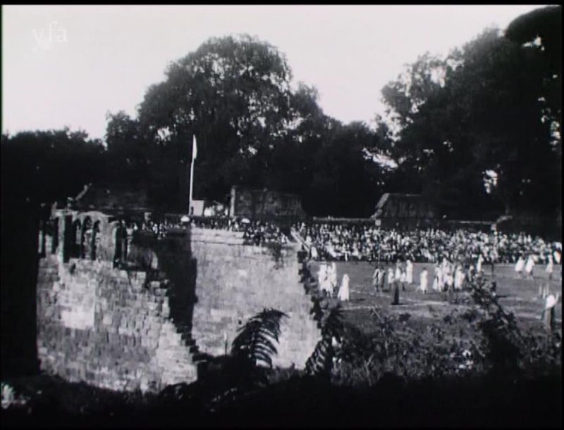 Pageant of Mount Grace players crowd and ruins